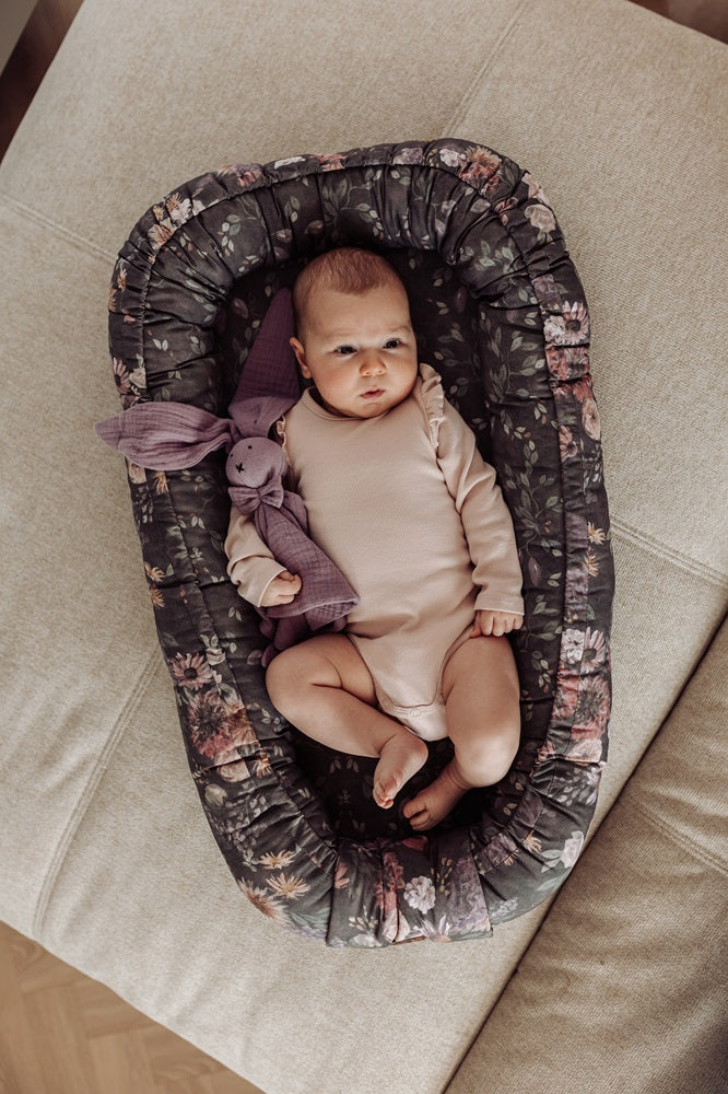 Babynest - Geheimnis der Blumen
