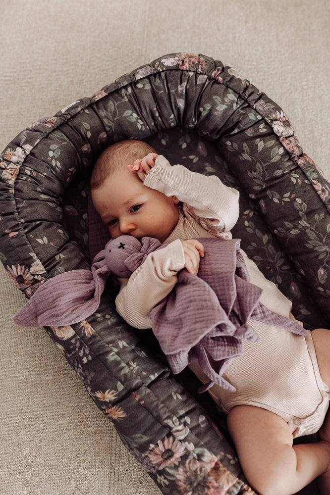 Babynest - Geheimnis der Blumen